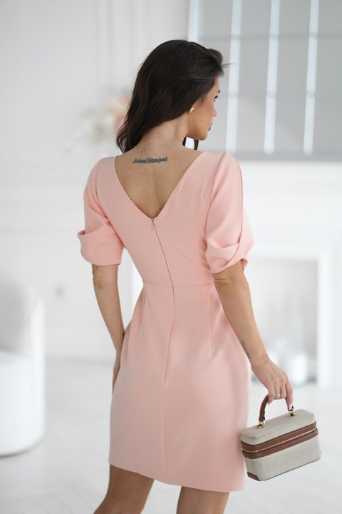 Elegancka Morelowa Dopasowana Sukienka Z Odkrytymi Ramionami 331-17 - Morelowy