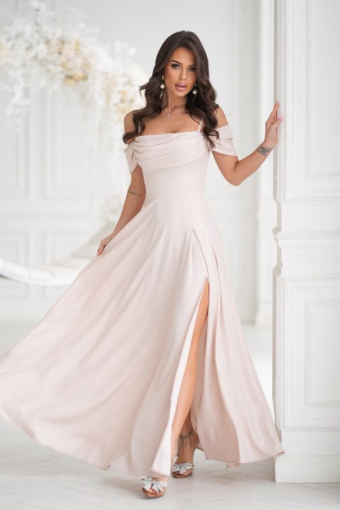 Elegancka Beżowa Sukienka Z Drapowaniem, Rozcięciem I Błyszczącą Tkaniną 330-21 - beżowy