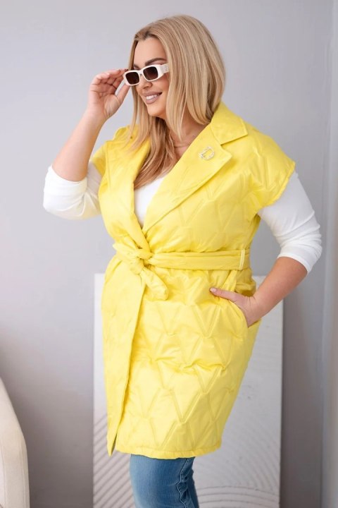 Kamizelka damska Plus Size pikowana z paskiem i kołnierzem żółta