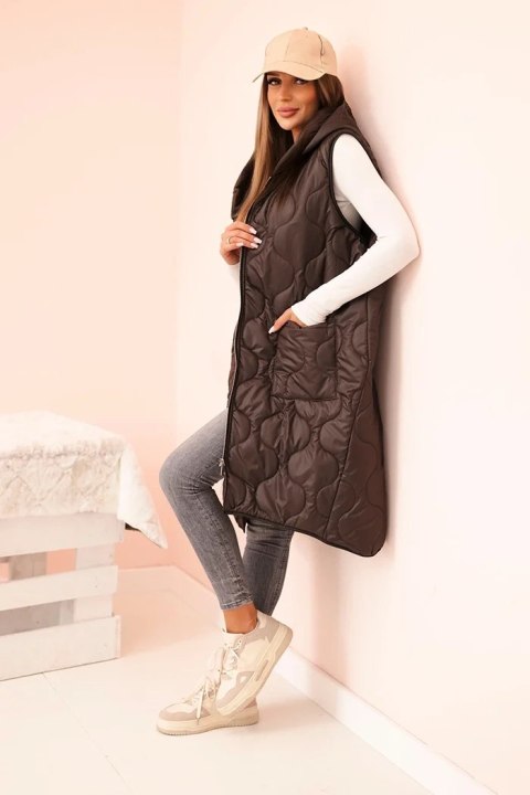 Kamizelka damska pikowana Plus Size z kapturem zapinana na zamek mocca