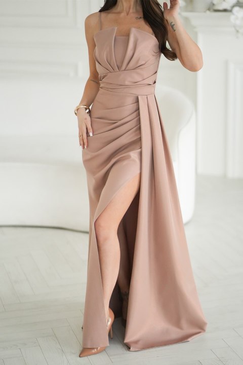 Elegancka Camelowa Sukienka Z Geometrycznym Dekoltem I Odpinanymi Ramiączkami 342-22 - CAMEL