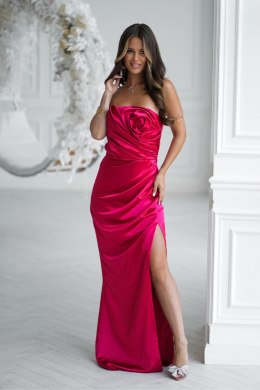 Elegancka Sukienka Satynowa Bez Ramiączek Z Drapowaną Różą I Rozcięciem W Czerwonym Kolorze 335-02 - czerwony