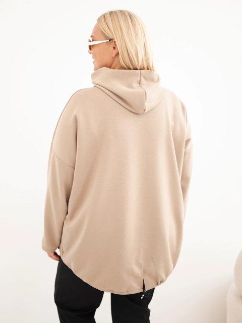 Bluza damska Plus Size wiskozowa z kapturem i kieszenią kangurką camelowa