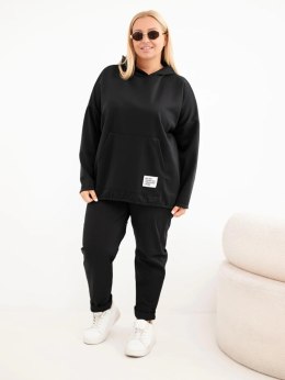 Bluza damska Plus Size wiskozowa z kapturem i kieszenią kangurką czarna