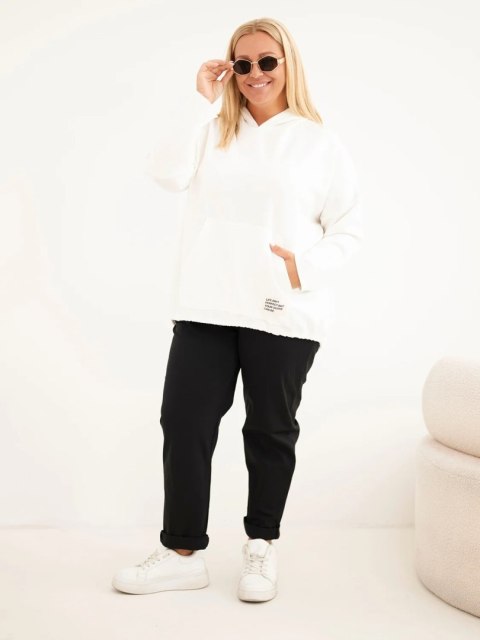 Bluza damska Plus Size wiskozowa z kapturem i kieszenią kangurką ecru
