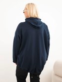 Bluza damska Plus Size wiskozowa z kapturem i kieszenią kangurką granatowa