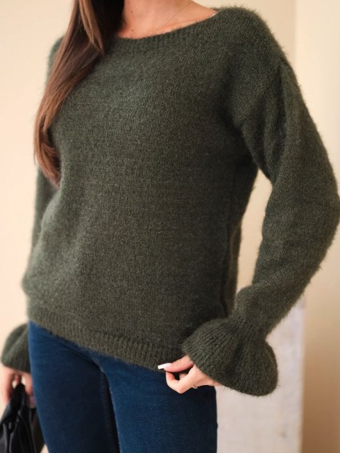 Sweter damski z moherem i wełną z falbaną przy rękawach khaki