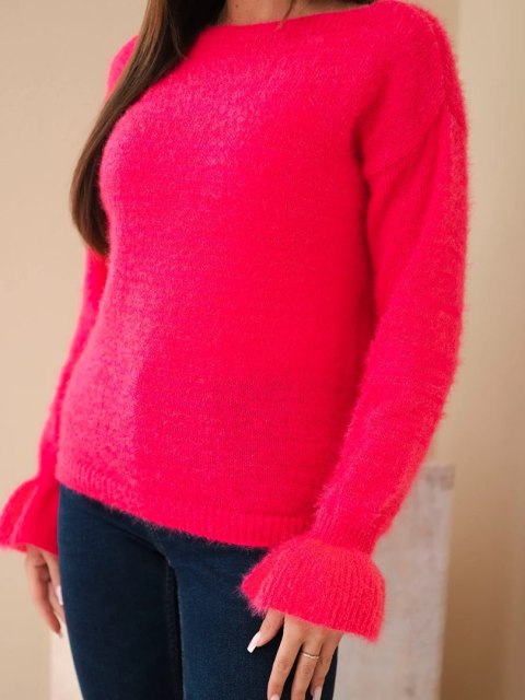 Sweter damski z moherem i wełną z falbaną przy rękawach różowy neon