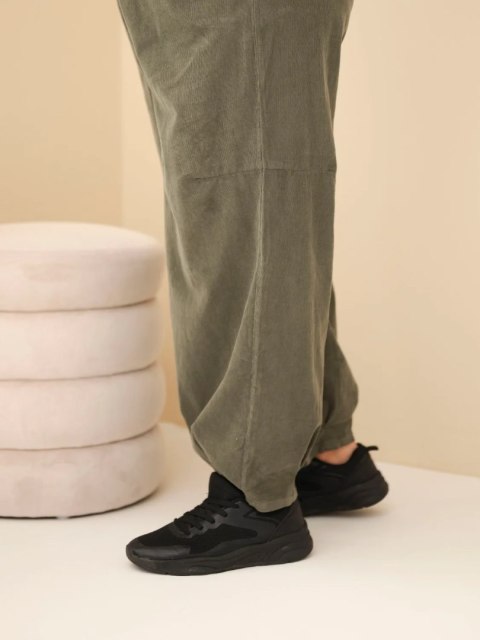 Spodnie damskie bawełniane Plus Size sztruksowe z gumką w pasie i kieszeniami khaki