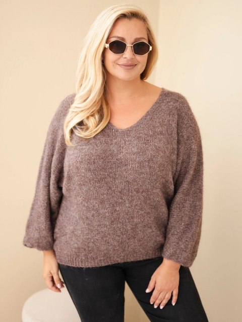 Sweter damski Plus Size z dekoltem V i szerokim rękawem mocca