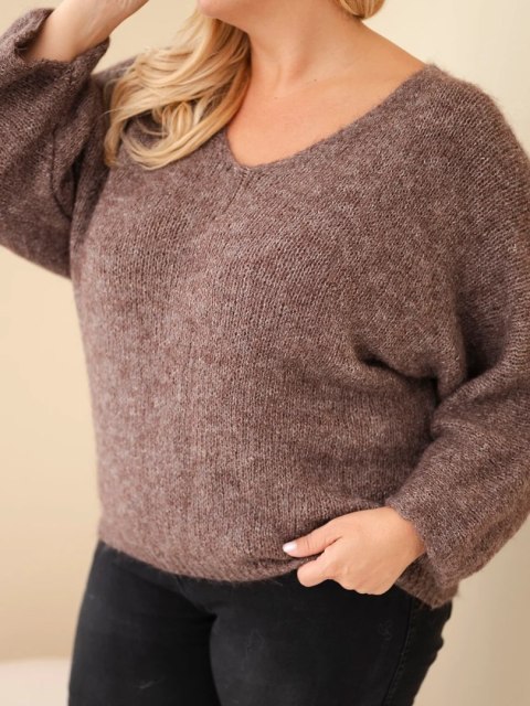 Sweter damski Plus Size z dekoltem V i szerokim rękawem mocca