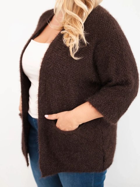 Sweter damski Plus Size z kieszeniami bez zapięcia brązowy