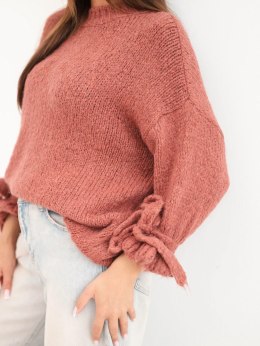 Sweter damski oversize z wiązaniami przy rękawach ciemny różowy