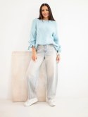 Sweter damski oversize z wiązaniami przy rękawach niebieski