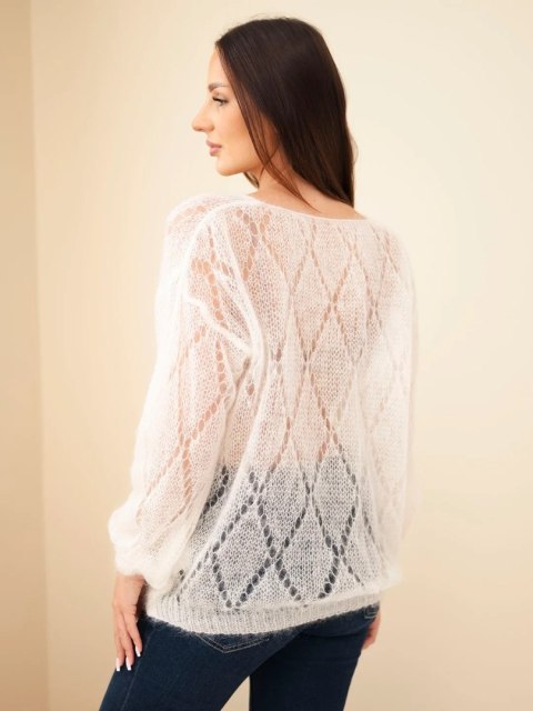 Sweter damski w 80% z moheru ażurowy z dekoltem V ecru