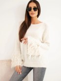 Sweter damski z frędzlami na rękawach i okrągłym dekoltem beżowy