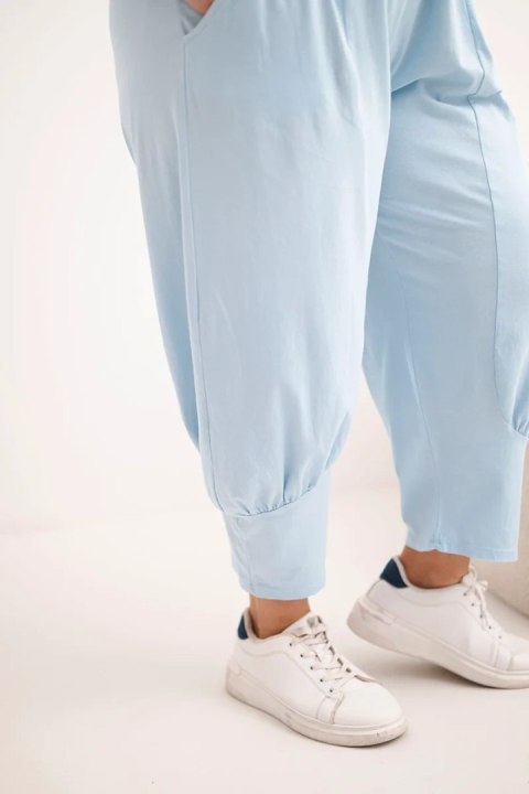 Spodnie damskie Plus Size z obniżonym krokiem i gumką w pasie niebieskie