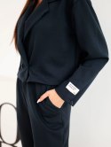 Komplet damski z wiskozy z krótką marynarką i spodniami jogger granatowy