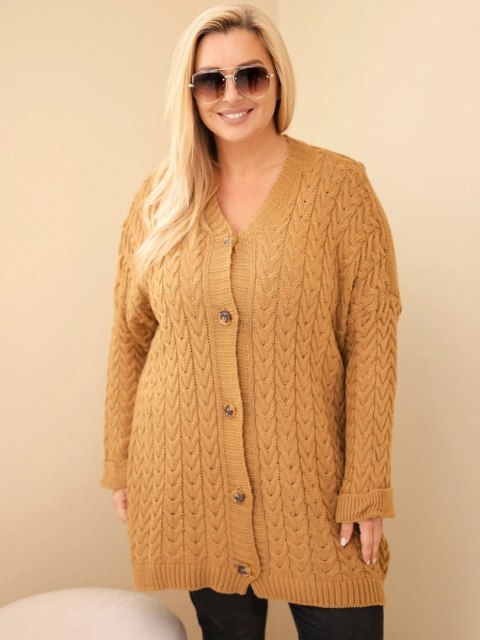 Kardigan damski Plus Size z guzikami i wzorem warkoczowym camelowy