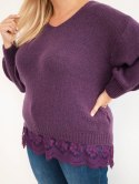 Sweter damski Plus Size z koronkowym dołem ciemnofioletowy
