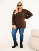 Sweter damski Plus Size z wełną z dekoltem V brązowy