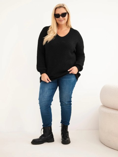 Sweter damski Plus Size z wełną z dekoltem V czarny