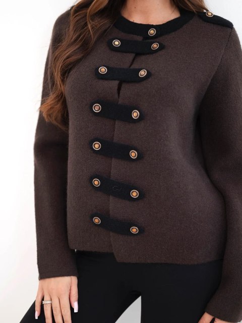 Sweter damski z ozdobnymi guzikami brązowy