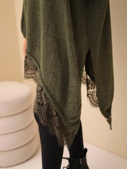 Sweter damski z dodatkiem wełny asymetryczny z koronką khaki