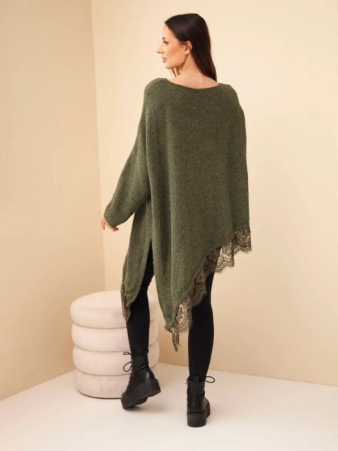 Sweter damski z dodatkiem wełny asymetryczny z koronką khaki