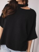 Sweter damski oversize z asymetrycznym dekoltem i półgolfem czarny
