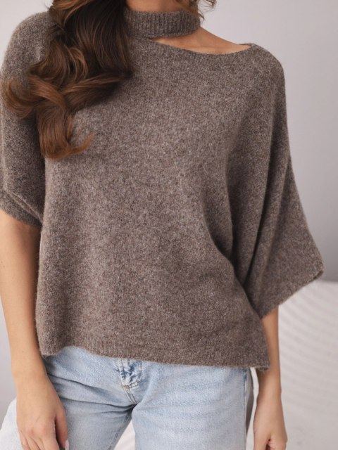 Sweter damski oversize z asymetrycznym dekoltem i półgolfem fango