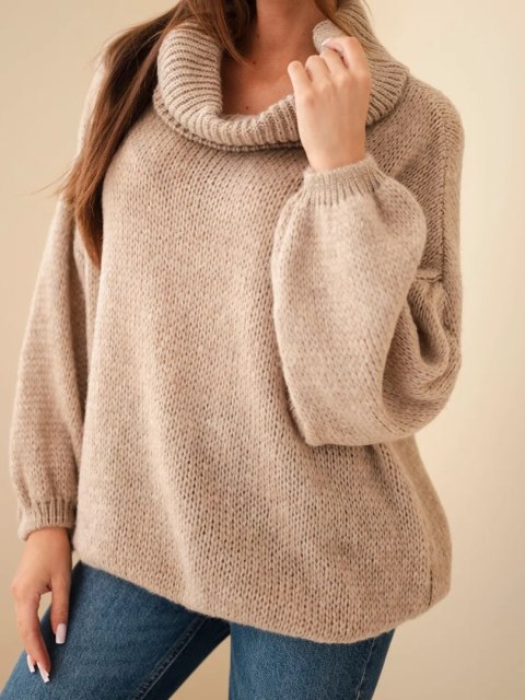 Sweter damski luźny z dodatkiem wełny z golfem camelowy