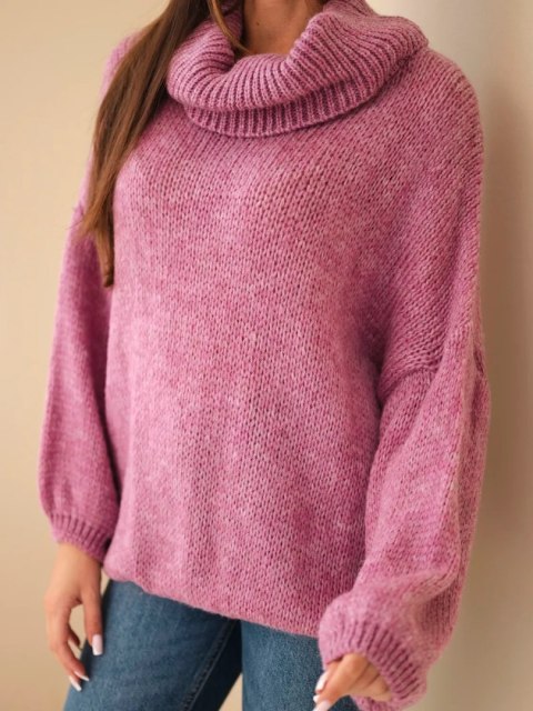 Sweter damski luźny z dodatkiem wełny z golfem ciemnoróżowy