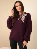 Sweter damski z ozdobnym detalem przy dekolcie śliwkowy