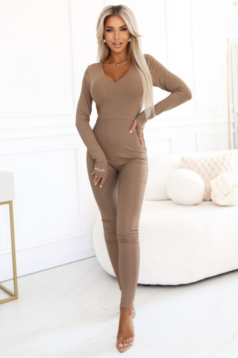 619-1 Wygodny i elegancki prążkowany kombinezon damski z dekoltem - mocha mousse Kocula