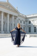 635-3 MELANIA długa błyszcząca suknia z dekoltem i krótkim rękawkiem - granatowa Numoco basic