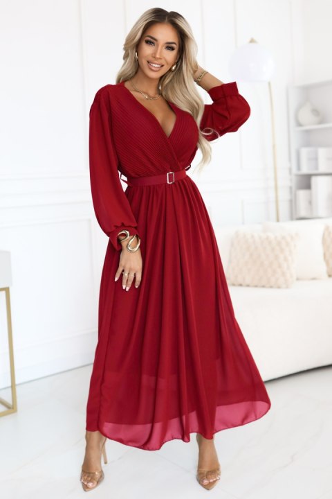 639-1 Elegancka plisowana sukienka maxi z paskiem i kopertowym dekoltem - bordowa Numoco basic