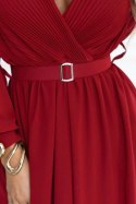 639-1 Elegancka plisowana sukienka maxi z paskiem i kopertowym dekoltem - bordowa Numoco basic