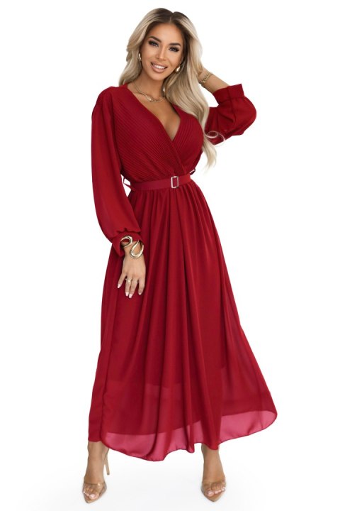 639-1 Elegancka plisowana sukienka maxi z paskiem i kopertowym dekoltem - bordowa Numoco basic
