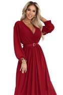 639-1 Elegancka plisowana sukienka maxi z paskiem i kopertowym dekoltem - bordowa Numoco basic