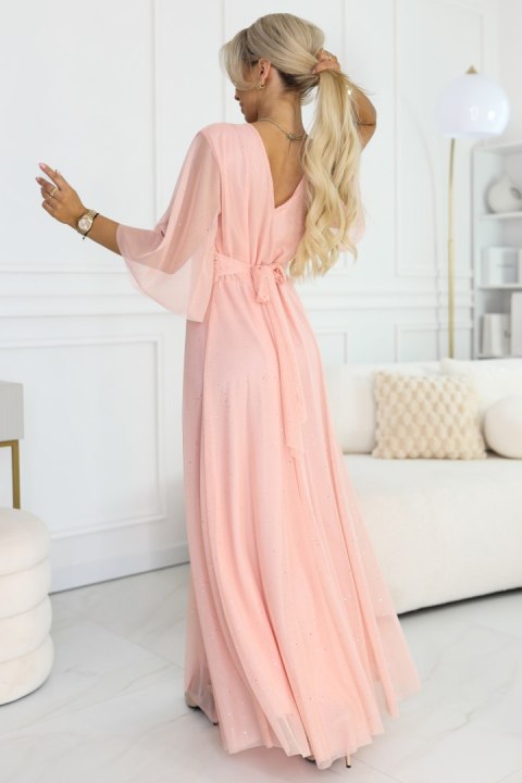 654-4 Długa połyskująca sukienka plus size z dekoltem i transparentnym rękawkiem - brzoskwiniowa Numoco basic