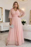 654-4 Długa połyskująca sukienka plus size z dekoltem i transparentnym rękawkiem - brzoskwiniowa Numoco basic