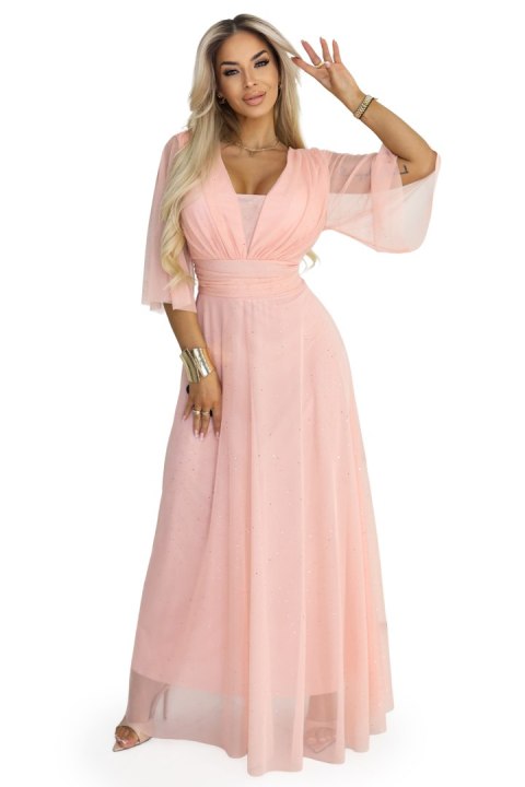 654-4 Długa połyskująca sukienka plus size z dekoltem i transparentnym rękawkiem - brzoskwiniowa Numoco basic